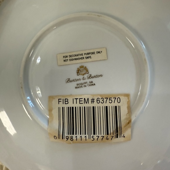 Floral Teapot and Teacup Set‎ with Gold Accents - Picture 4 of 9